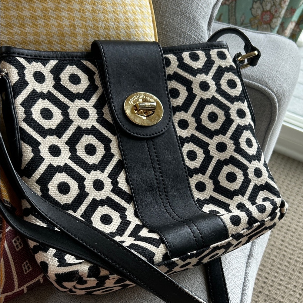 Black and Cream Crossbody Bag,minor wear on handles,otherwise in great shape